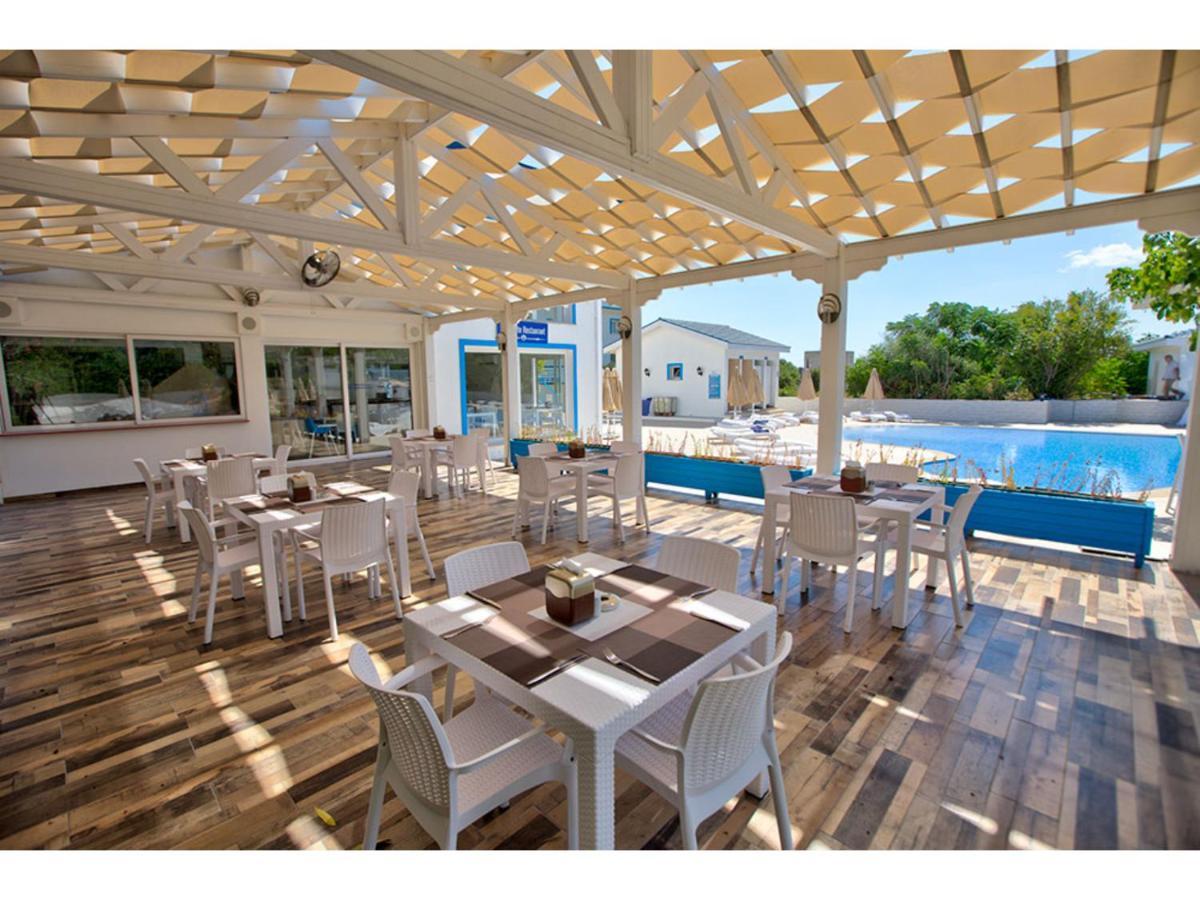 Queen Aphrodite Hotel Karpasa Exteriör bild